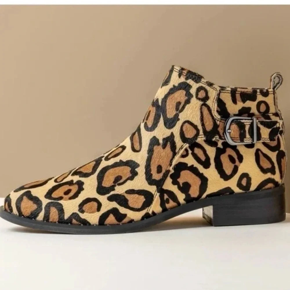 Blondo womens waterproof Tami moto Leopard Print Ankle Boots size 8.5M